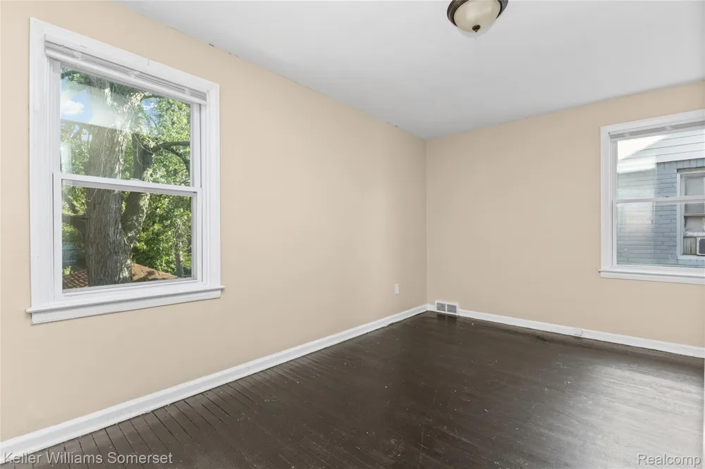 15470 Mapleridge Street Detroit City, MI 48205