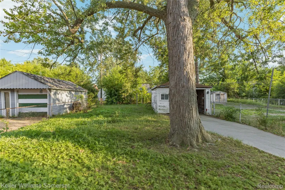 15470 Mapleridge Street Detroit City, MI 48205