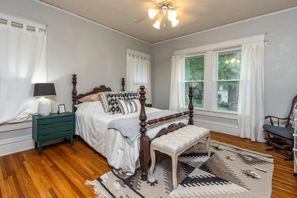8 S EVERGREEN ST Memphis, TN 38104
