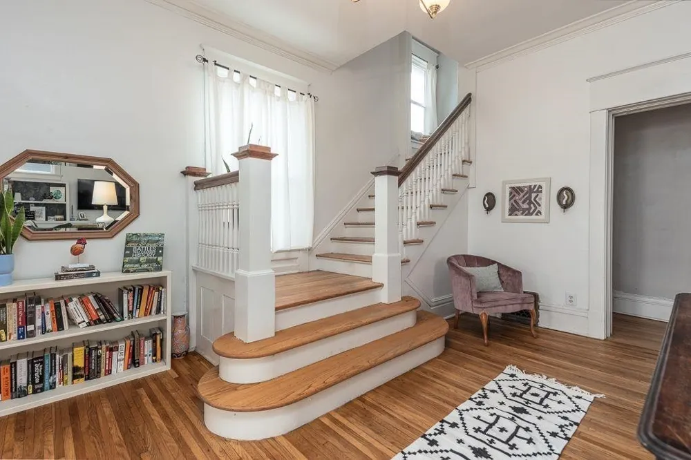 8 S EVERGREEN ST Memphis, TN 38104