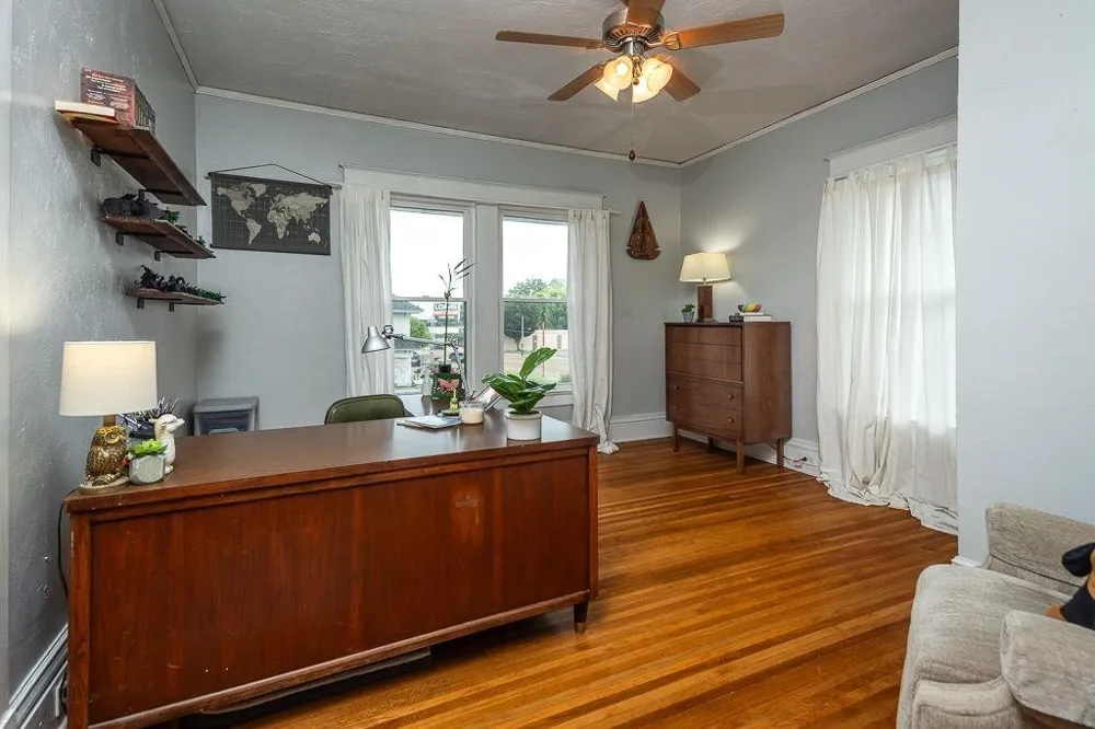 8 S EVERGREEN ST Memphis, TN 38104