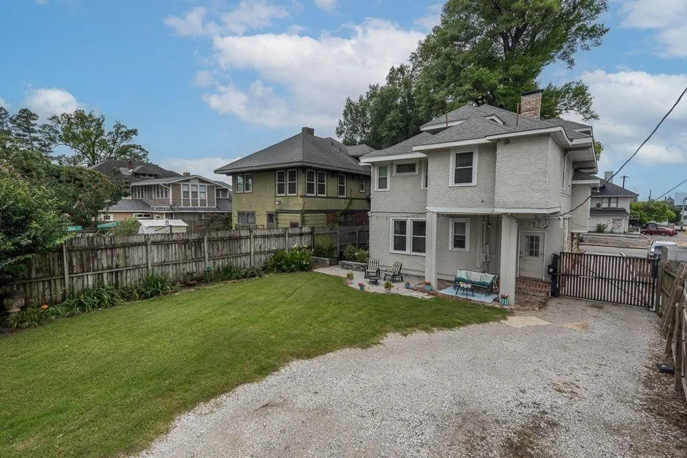 8 S EVERGREEN ST Memphis, TN 38104