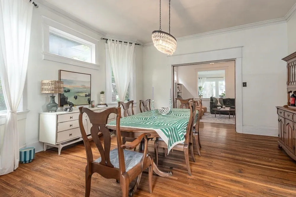 8 S EVERGREEN ST Memphis, TN 38104