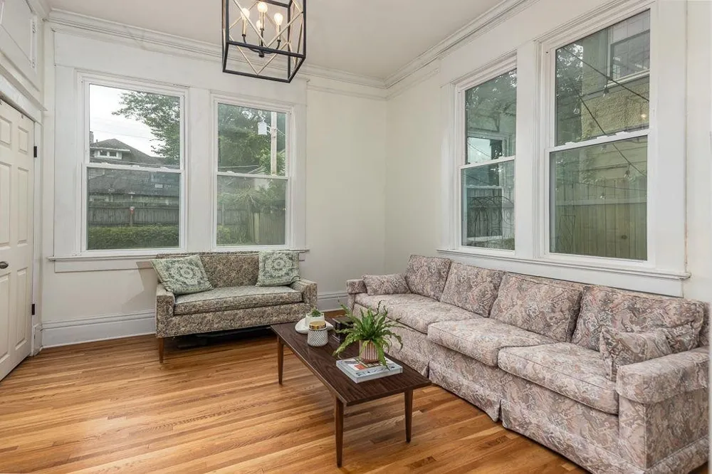 8 S EVERGREEN ST Memphis, TN 38104