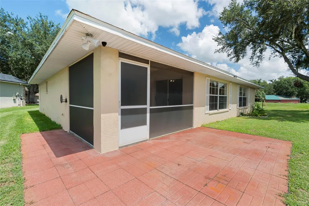 6412 LAURELWOOD DRIVE Zephyrhills, FL 33542