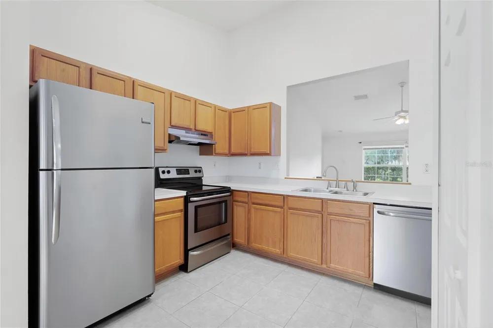 6412 LAURELWOOD DRIVE Zephyrhills, FL 33542