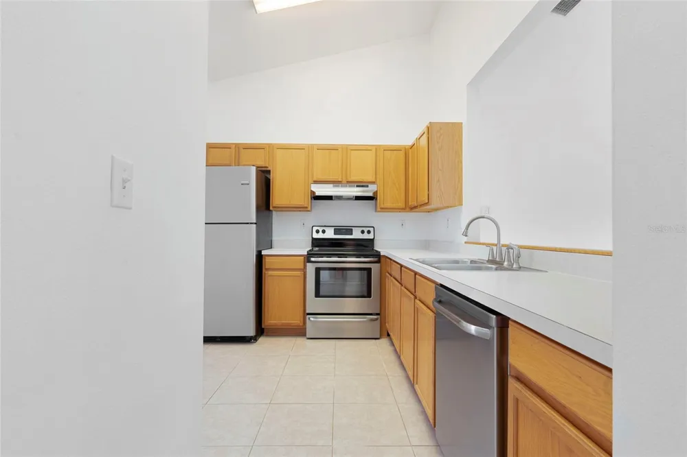 6412 LAURELWOOD DRIVE Zephyrhills, FL 33542