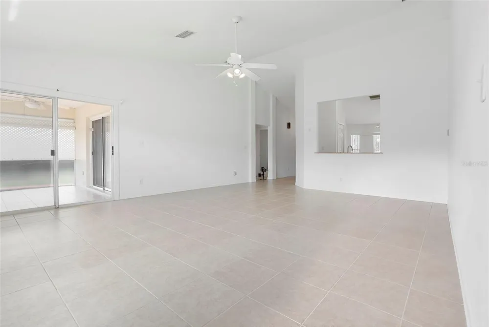 6412 LAURELWOOD DRIVE Zephyrhills, FL 33542