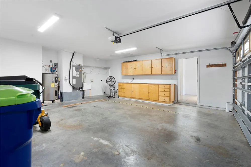 6412 LAURELWOOD DRIVE Zephyrhills, FL 33542