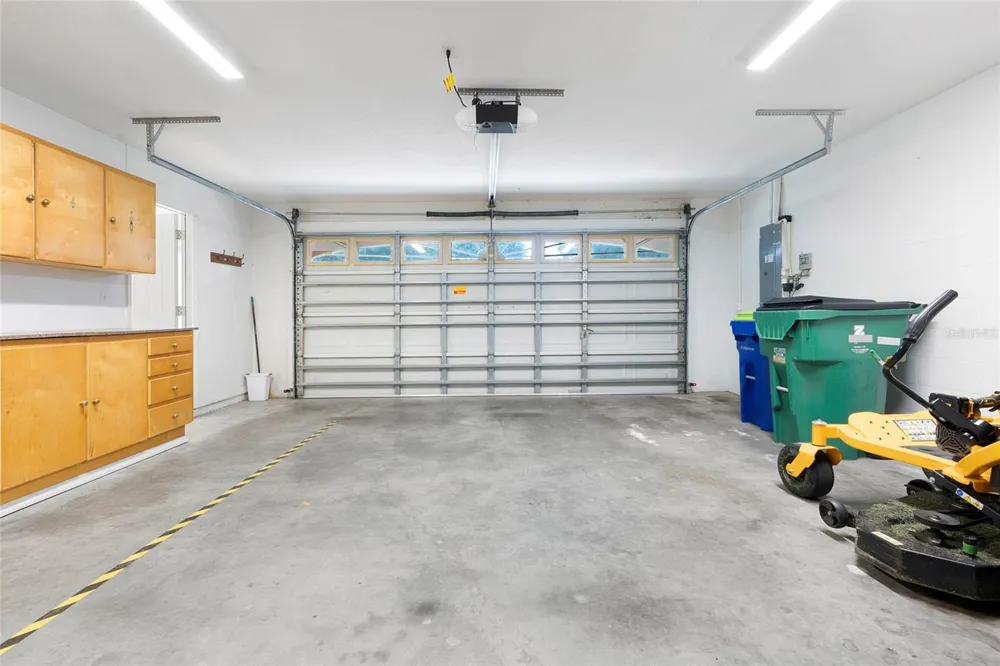 6412 LAURELWOOD DRIVE Zephyrhills, FL 33542
