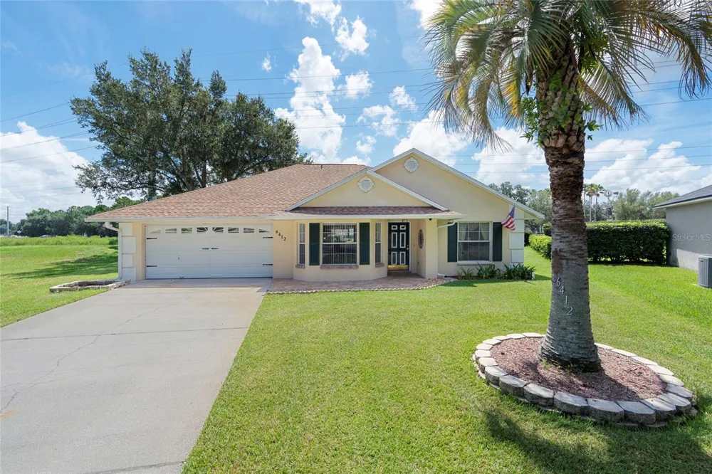 6412 LAURELWOOD DRIVE Zephyrhills, FL 33542