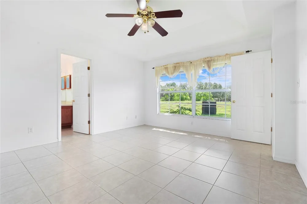6412 LAURELWOOD DRIVE Zephyrhills, FL 33542