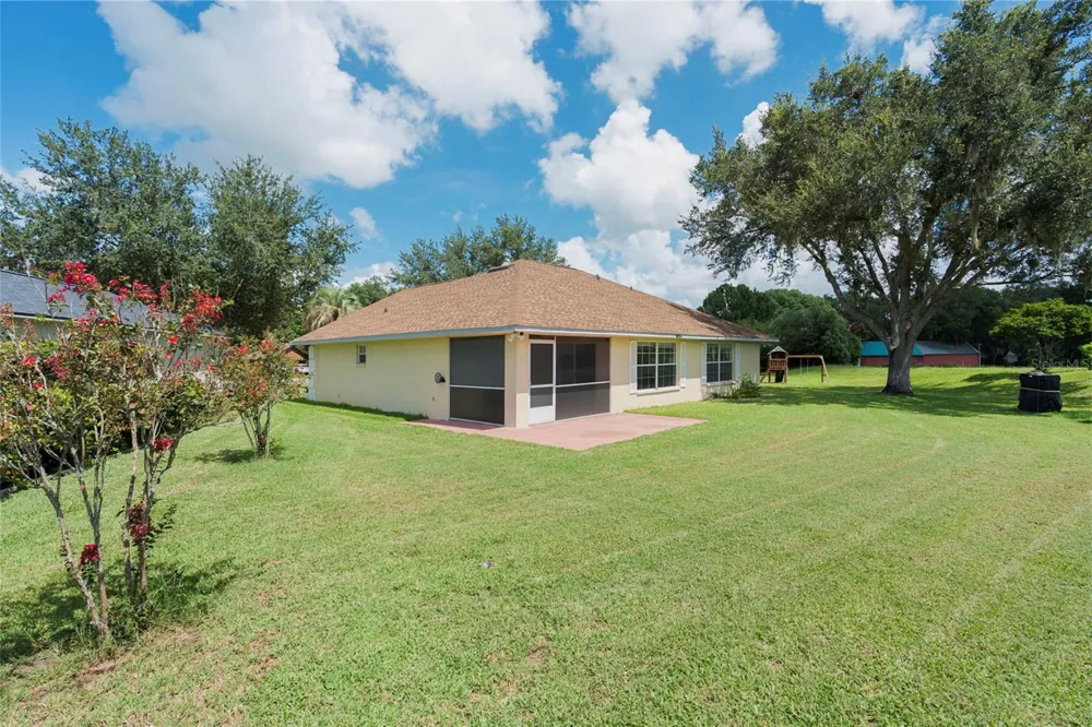6412 LAURELWOOD DRIVE Zephyrhills, FL 33542