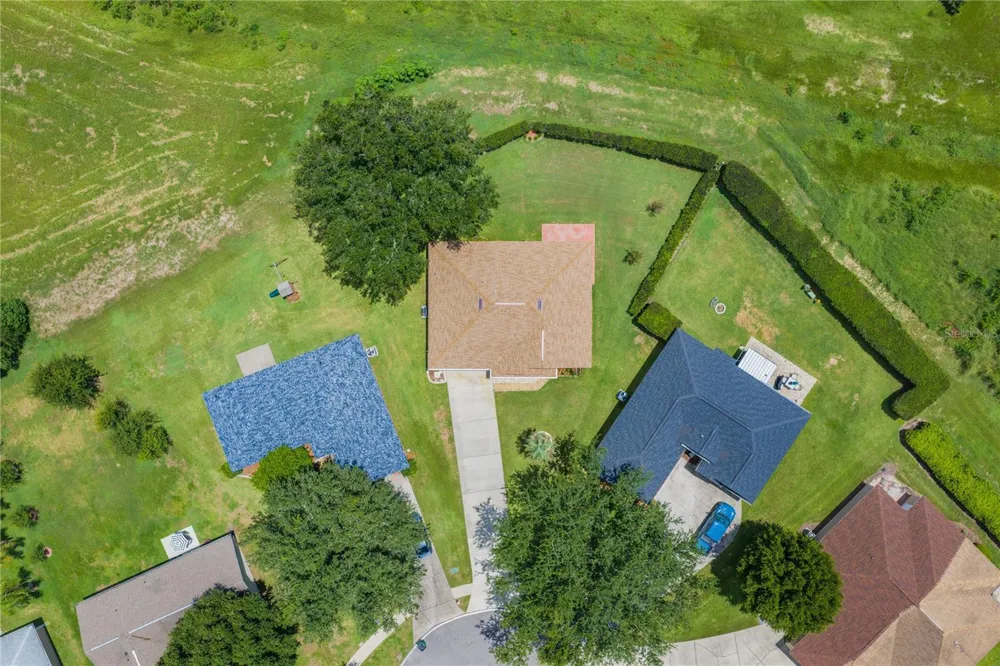 6412 LAURELWOOD DRIVE Zephyrhills, FL 33542