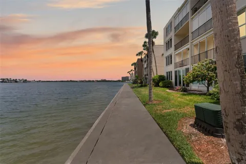7920 SUN ISLAND DRIVE S #202