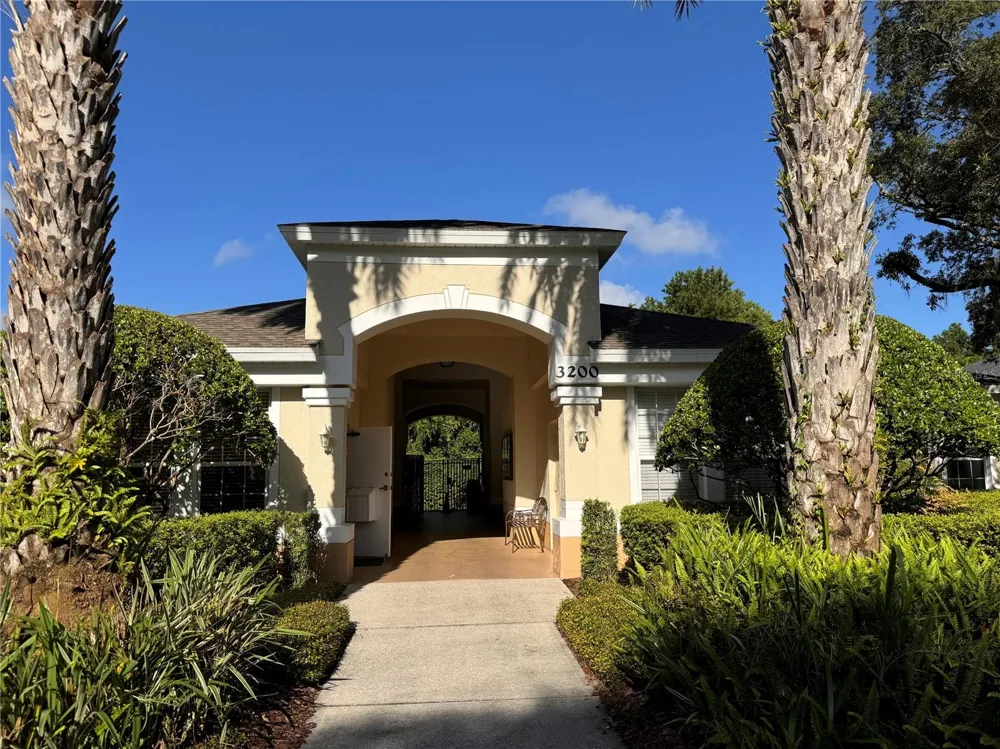 6214 STEVENSON DRIVE #107 Orlando, FL 32835
