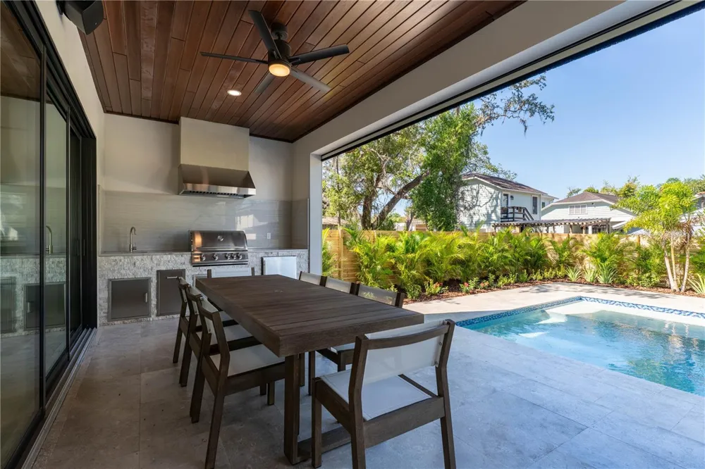 818 W KENTUCKY AVENUE Tampa, FL 33603