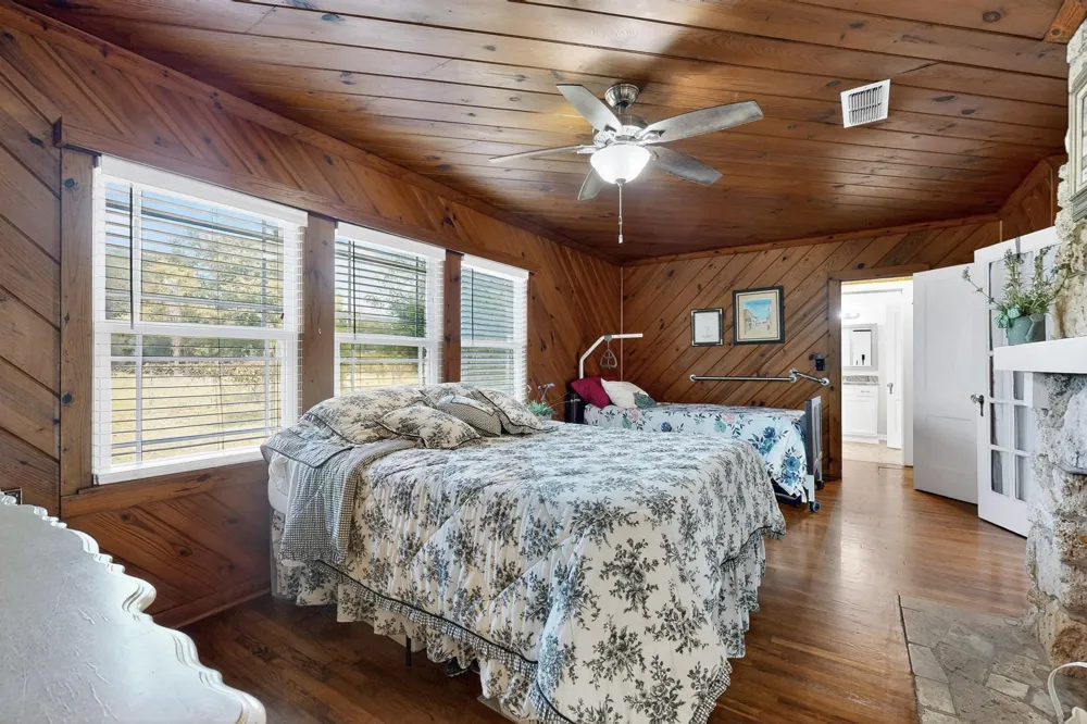 1800 W Frank Street Grand Saline, TX 75140