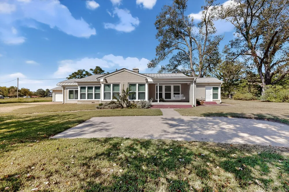 1800 W Frank Street Grand Saline, TX 75140