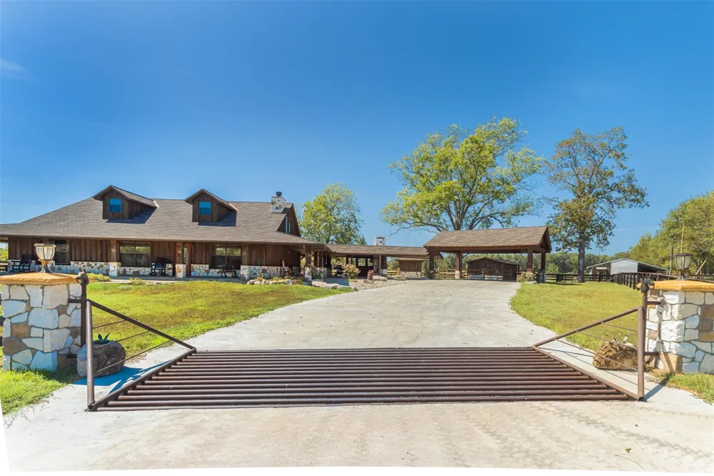 508 Hubert Cryer Road Zavalla, TX 75980