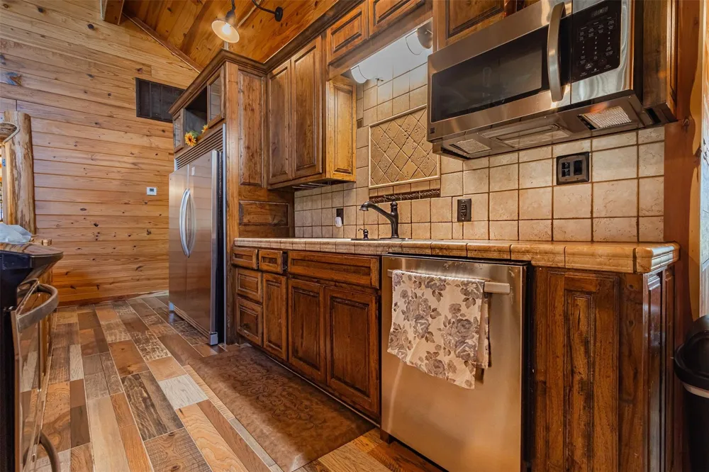 508 Hubert Cryer Road Zavalla, TX 75980