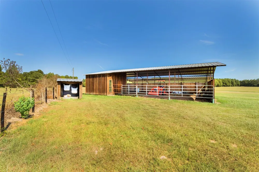 508 Hubert Cryer Road Zavalla, TX 75980