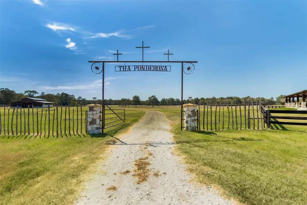 508 Hubert Cryer Road Zavalla, TX 75980