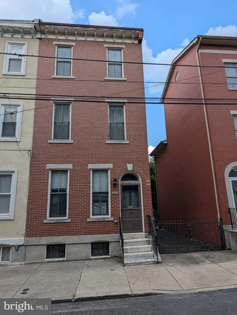 1607 18TH STREET