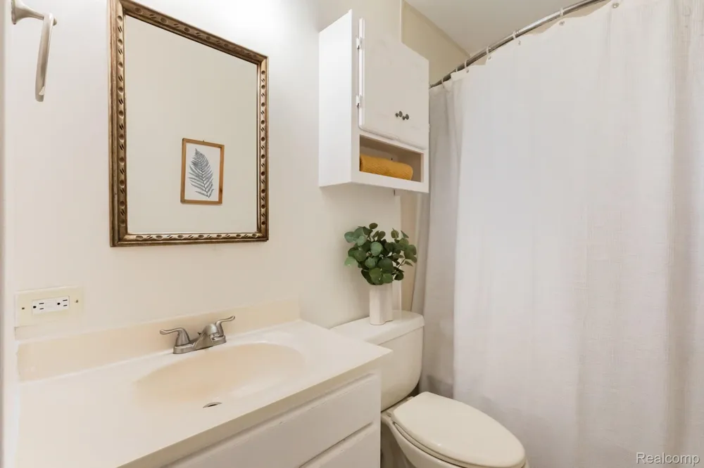 3882 Okemos Road Meridian Charter Township, MI 48864
