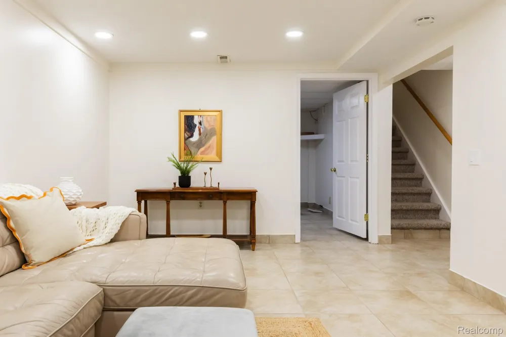 3882 Okemos Road Meridian Charter Township, MI 48864