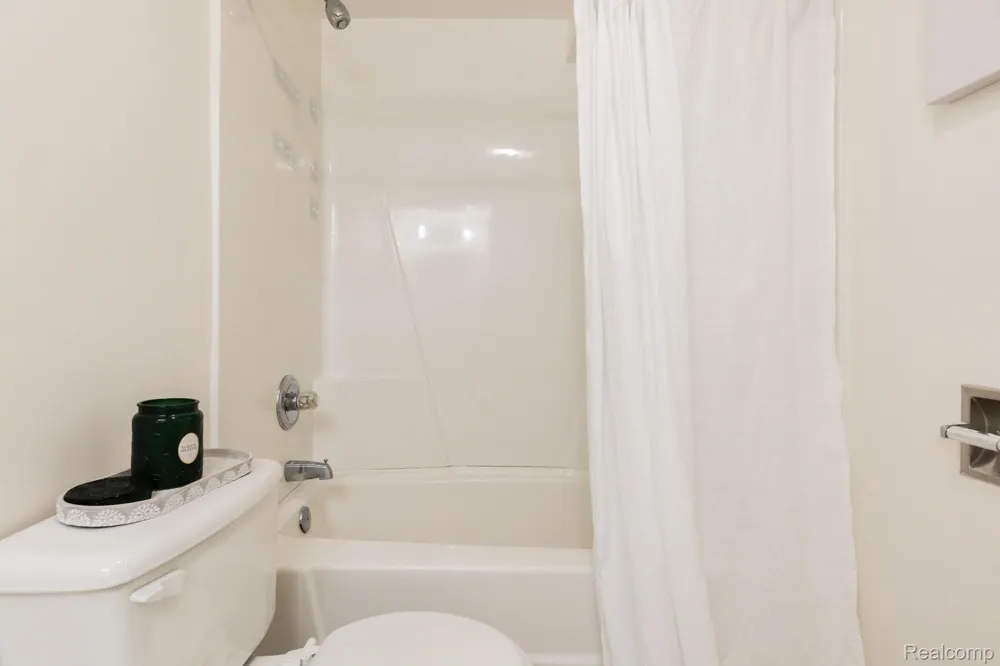 3882 Okemos Road Meridian Charter Township, MI 48864