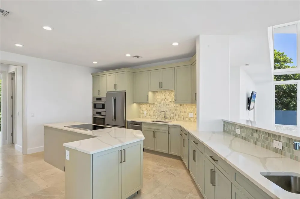 5801 GULF OF MEXICO DRIVE Longboat Key, FL 34228