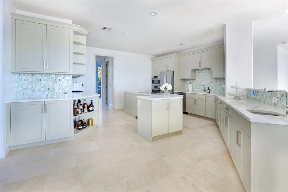 5801 GULF OF MEXICO DRIVE Longboat Key, FL 34228