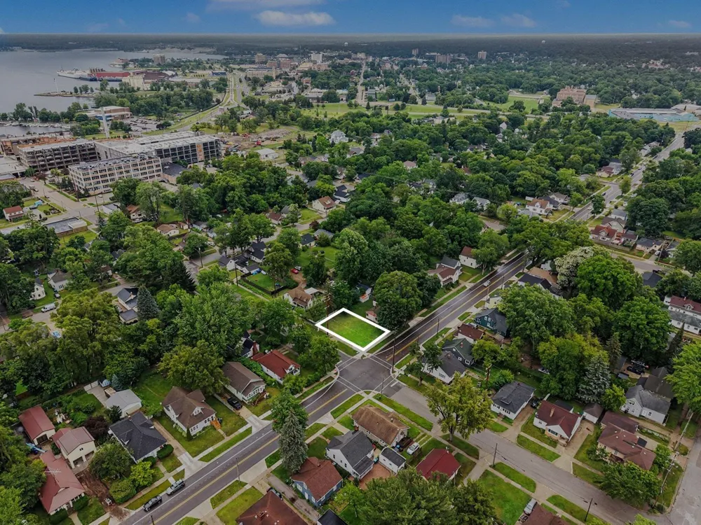 15381542 Hudson Street Muskegon, MI 49441