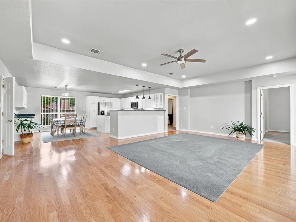 2807 S Lipsey Street Decatur, TX 76234