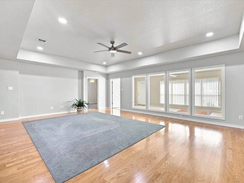 2807 S Lipsey Street Decatur, TX 76234