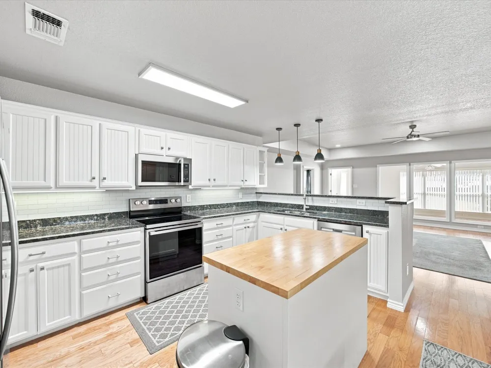 2807 S Lipsey Street Decatur, TX 76234