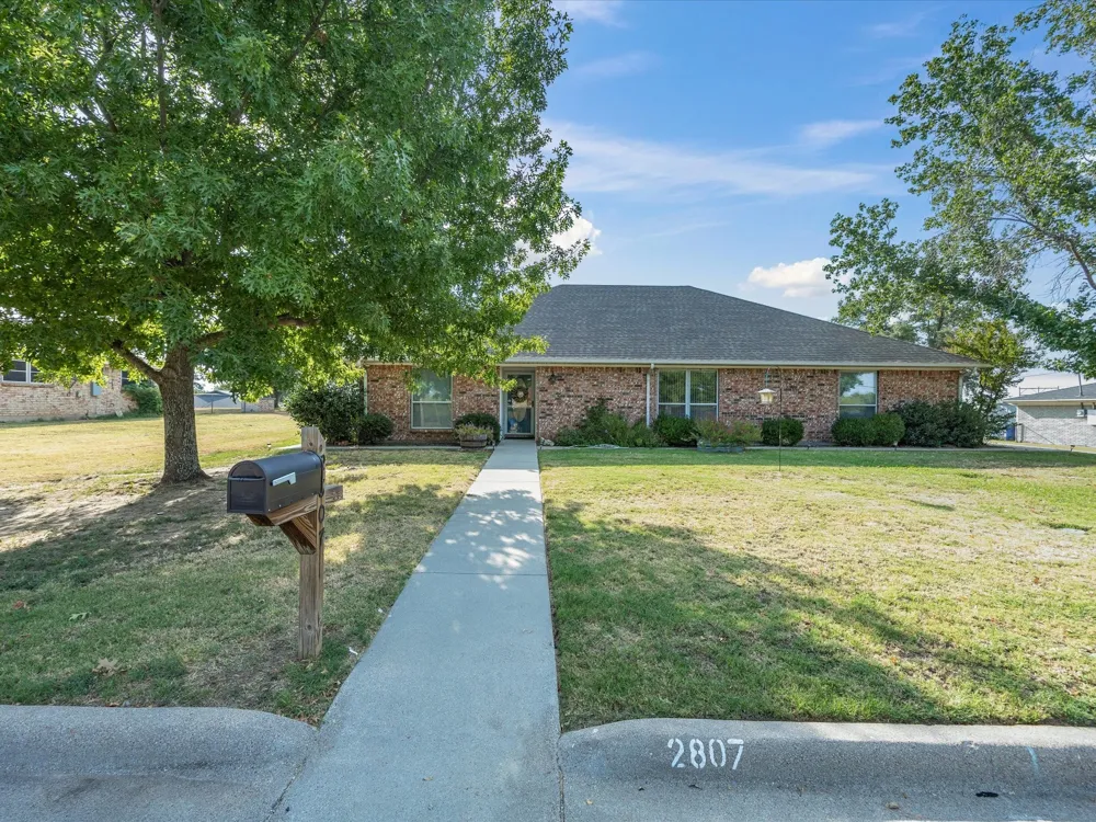 2807 S Lipsey Street Decatur, TX 76234
