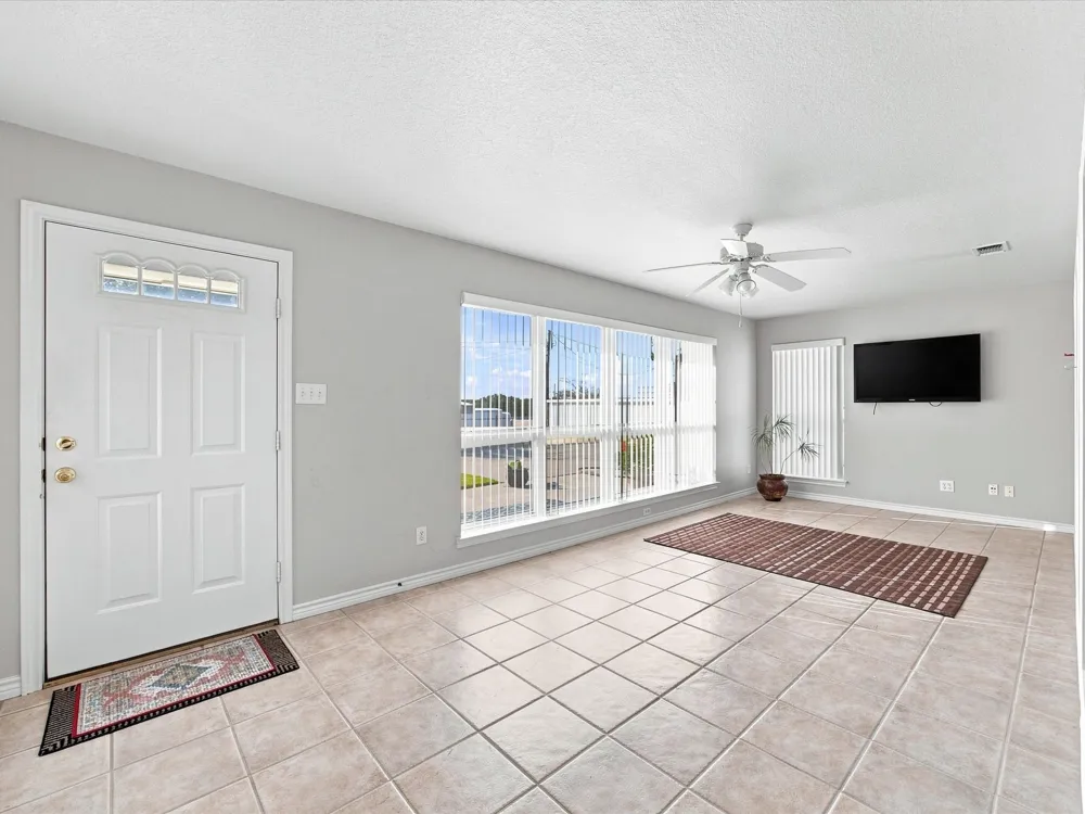 2807 S Lipsey Street Decatur, TX 76234