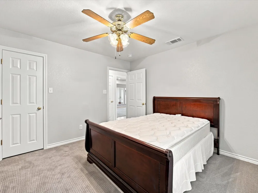 2807 S Lipsey Street Decatur, TX 76234