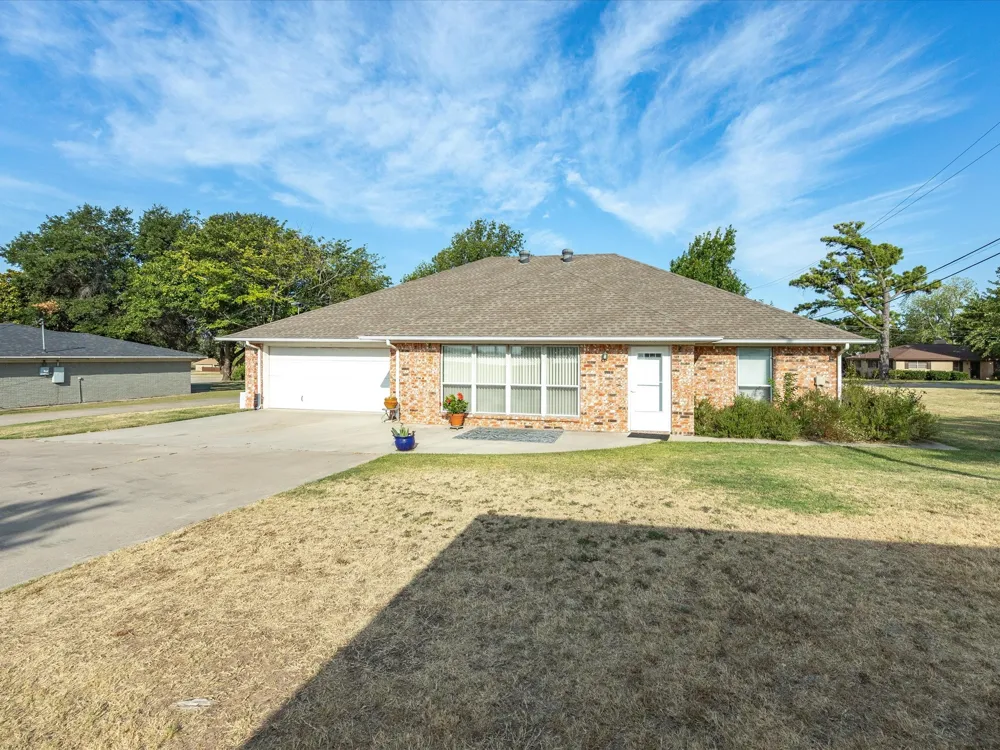 2807 S Lipsey Street Decatur, TX 76234