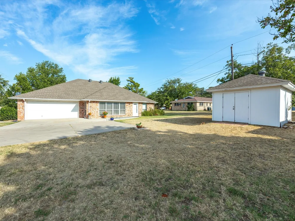 2807 S Lipsey Street Decatur, TX 76234