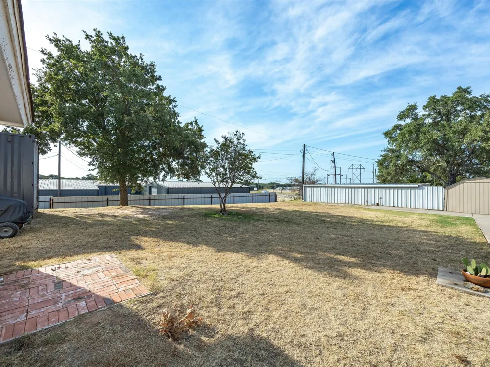2807 S Lipsey Street Decatur, TX 76234