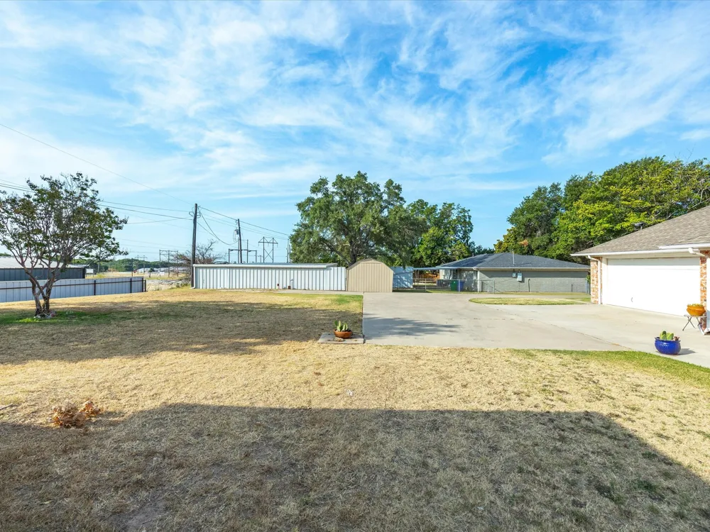 2807 S Lipsey Street Decatur, TX 76234