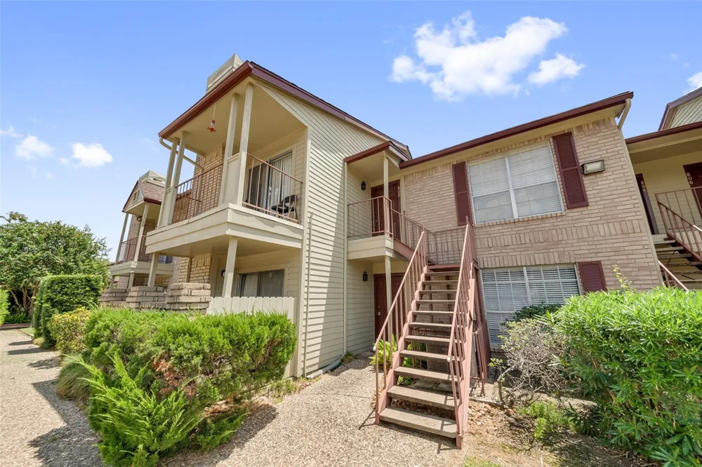2120 El Paseo Street #802 Houston, TX 77054