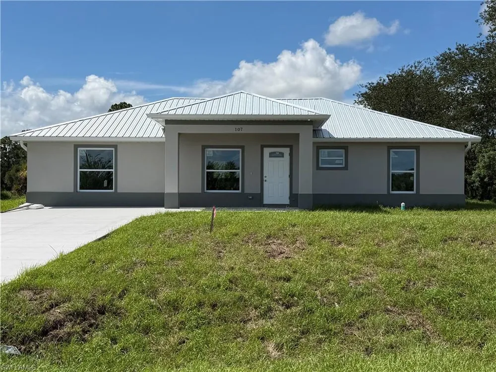 107 Concord Loop Labelle, FL 33935