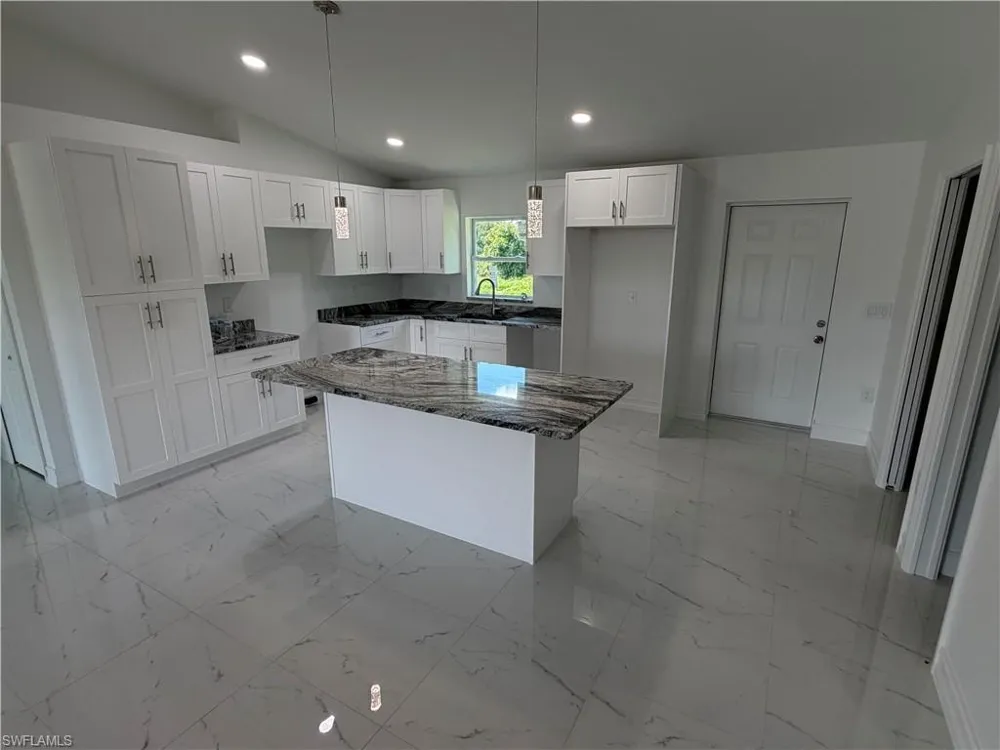 107 Concord Loop Labelle, FL 33935