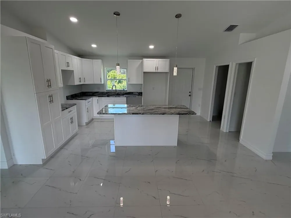 107 Concord Loop Labelle, FL 33935