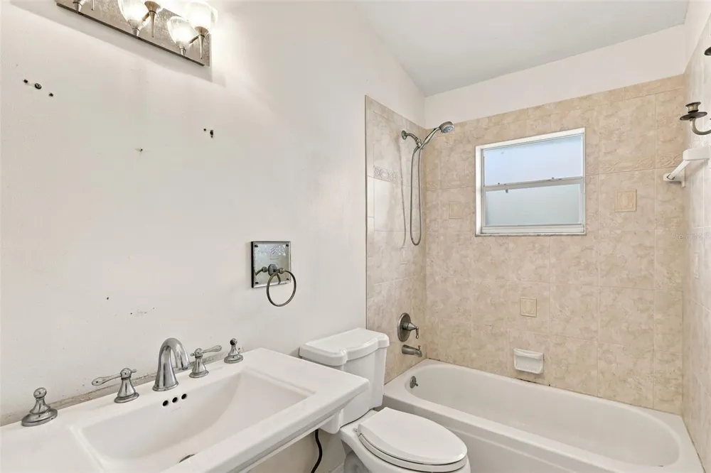 934 PINE WALK COURT NE Palm Bay, FL 32905