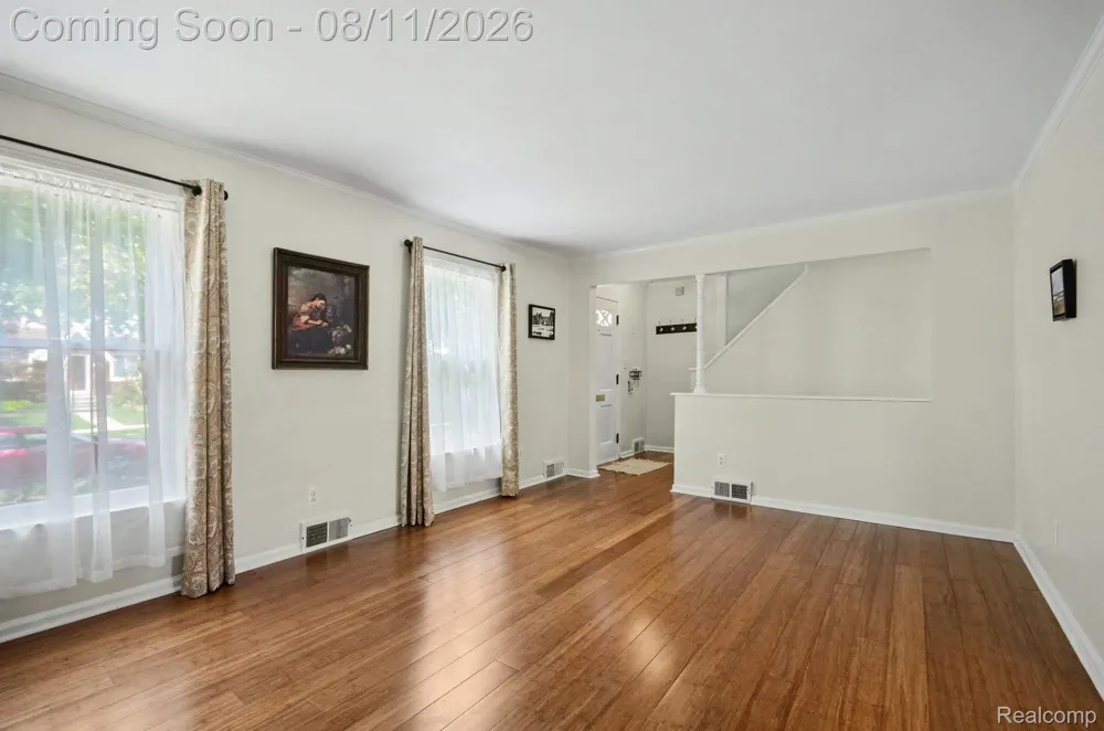 473 Calvin Avenue Grosse Pointe Farms City, MI 48236